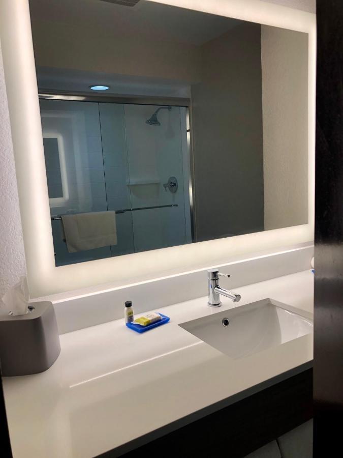 Holiday Inn Express Hotel & Suites Clewiston By Ihg Esterno foto