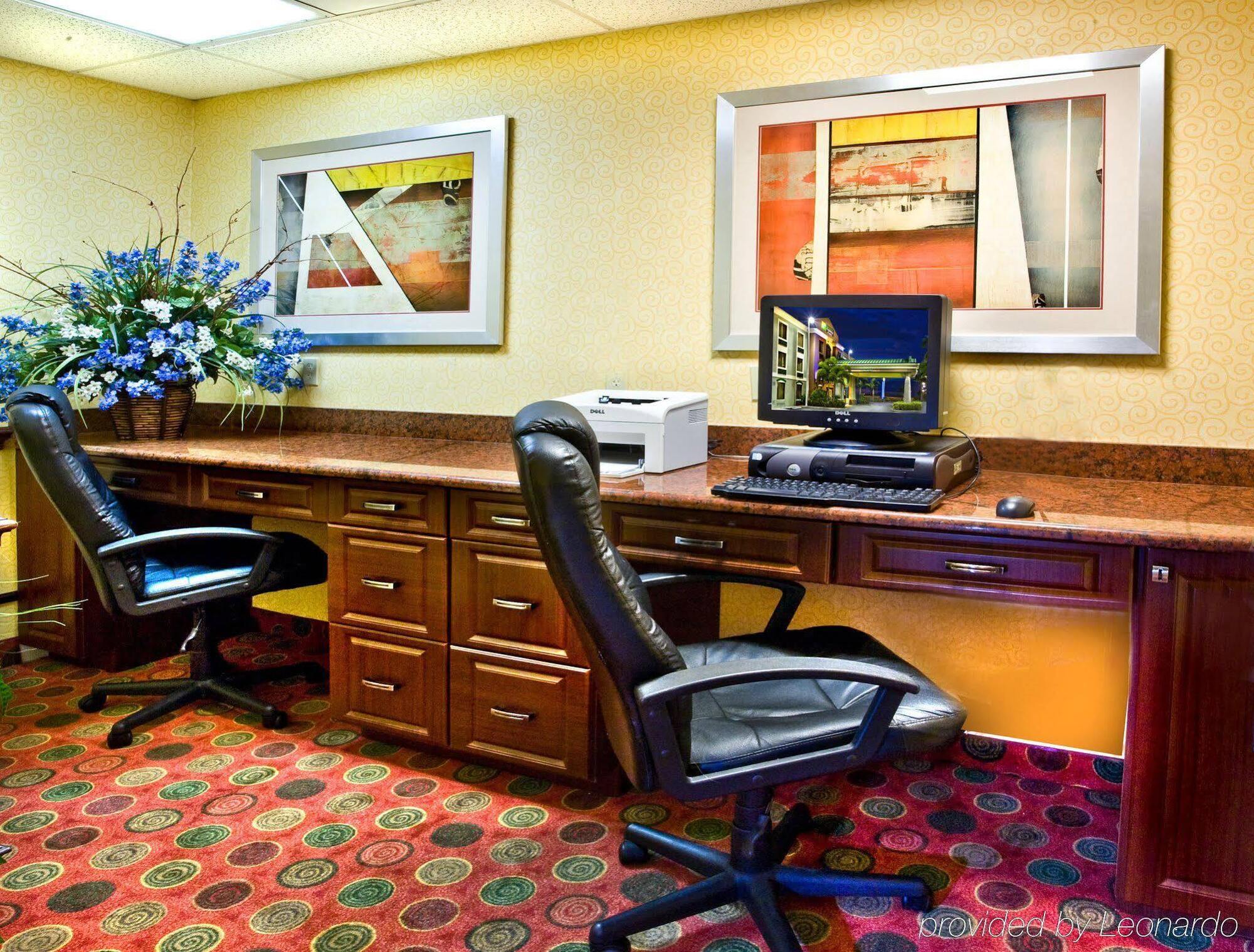 Holiday Inn Express Hotel & Suites Clewiston By Ihg Esterno foto